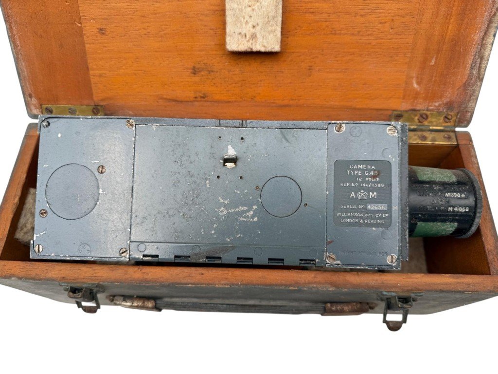 Original WWII British RAF G45 gun camera in box — image 4