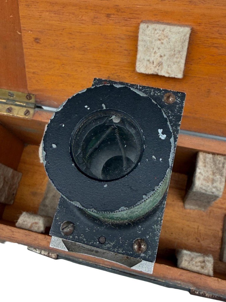 Original WWII British RAF G45 gun camera in box — image 9