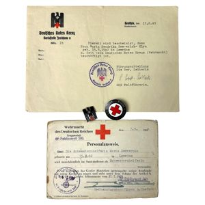 Original WWII Dutch DRK nurse volunteer grouping Leerdam
