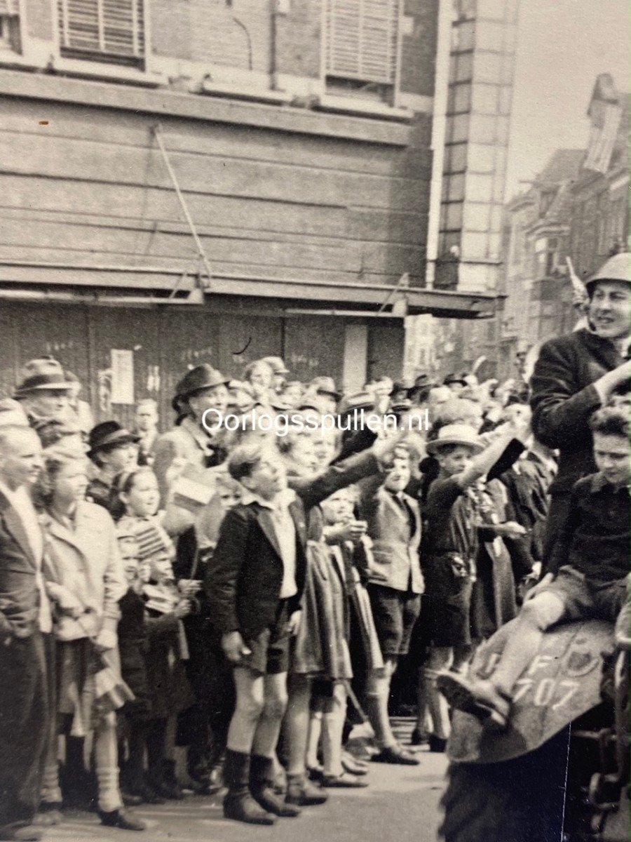 Original WWII Dutch photo – Liberation of Utrecht — image 3