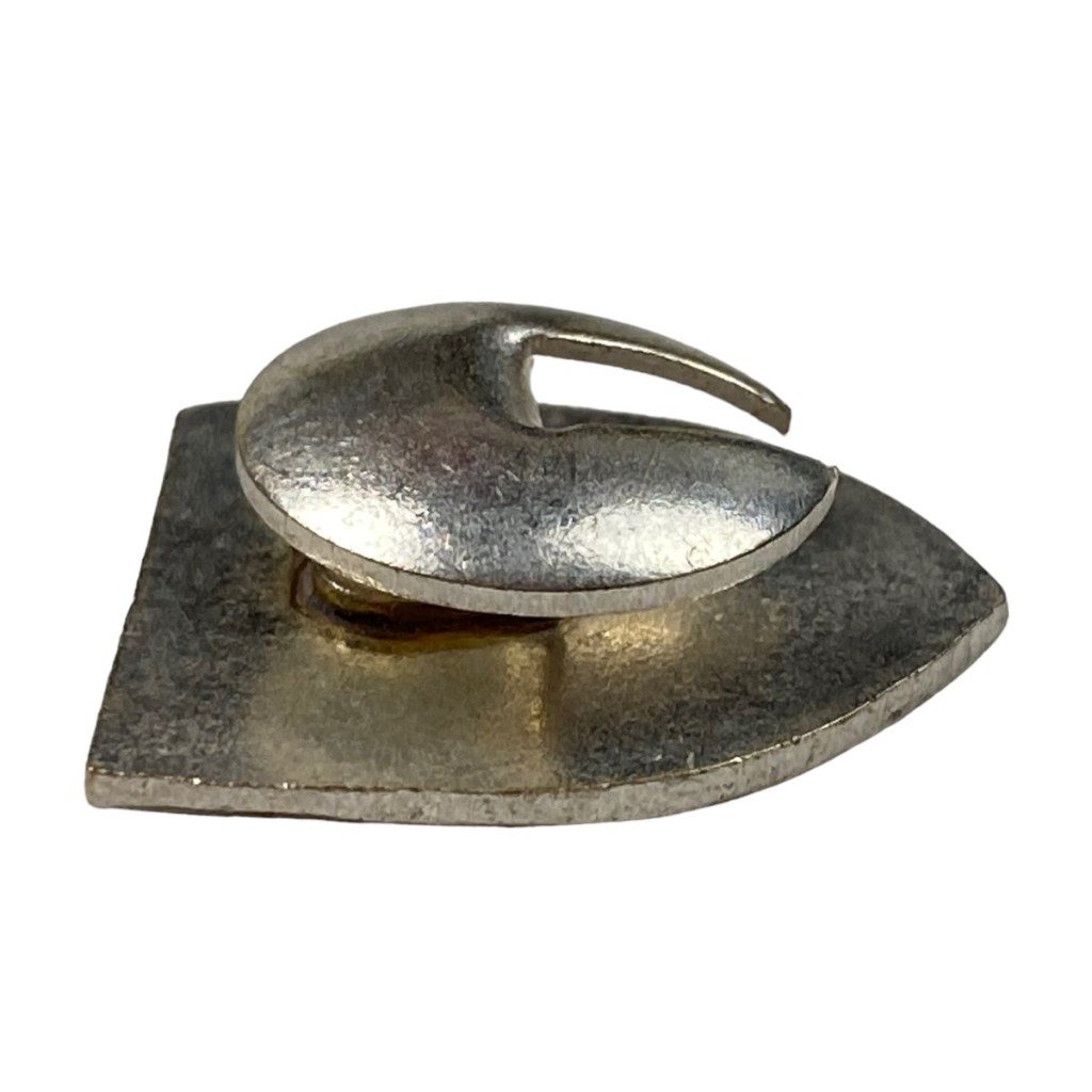 Original WWII Wallonie Jeunesse Légionnaire membership pin — image 4