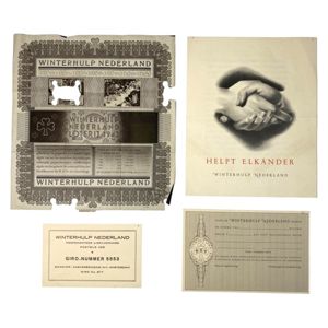 Original WWII Dutch Winterhulp Nederland set
