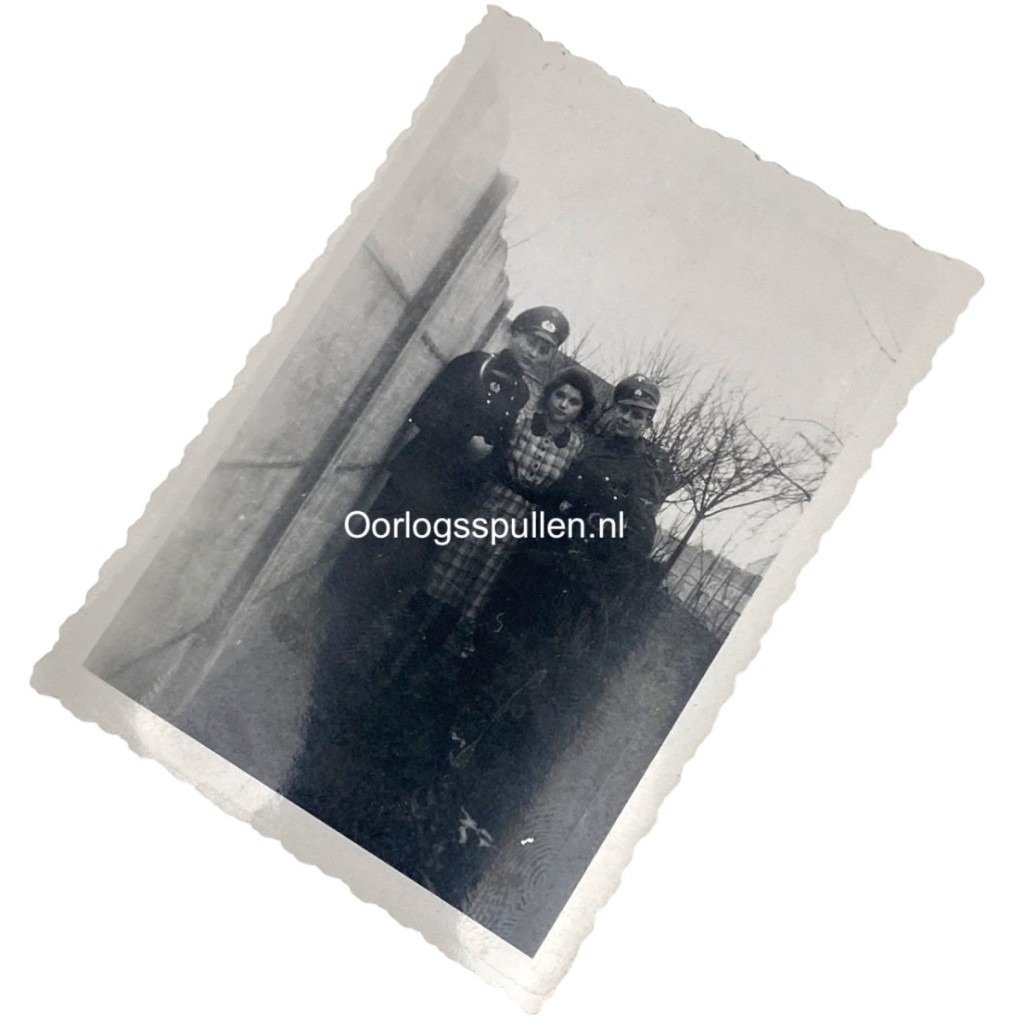 Original WWII Flemish Waffen-SS photo — image 2