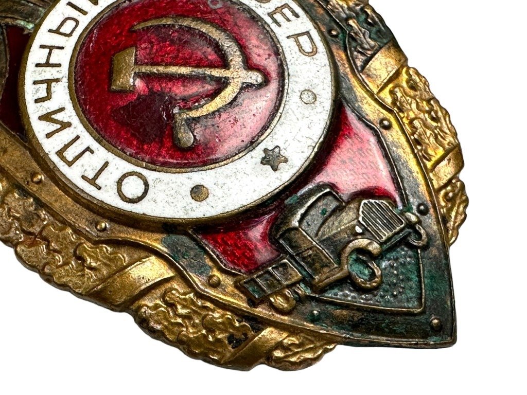 Original WWII Russian excellent driver badge — image 2