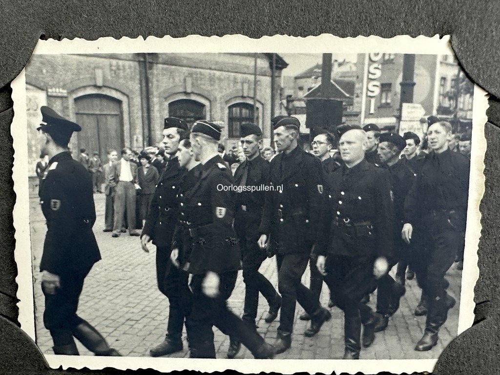 Original WWII Flemish 'Zwarte Brigade' photo set — image 3