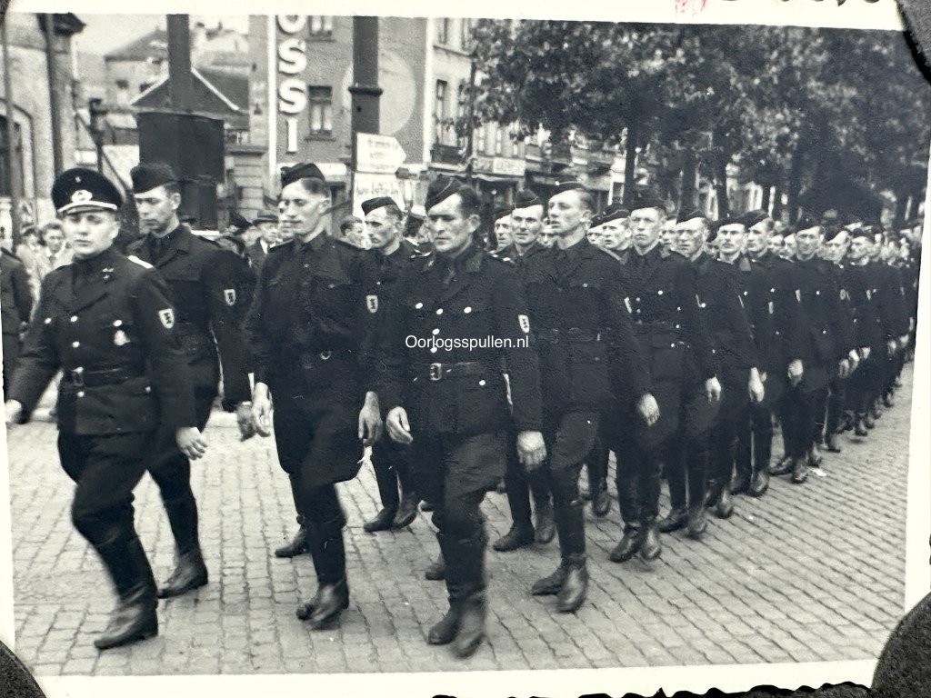 Original WWII Flemish 'Zwarte Brigade' photo set — image 9