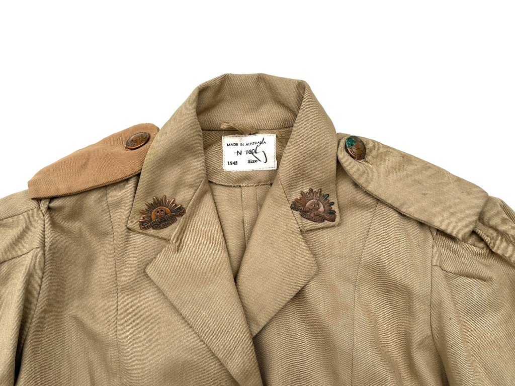 Original WWII Australian army female uniform jacket — image 2