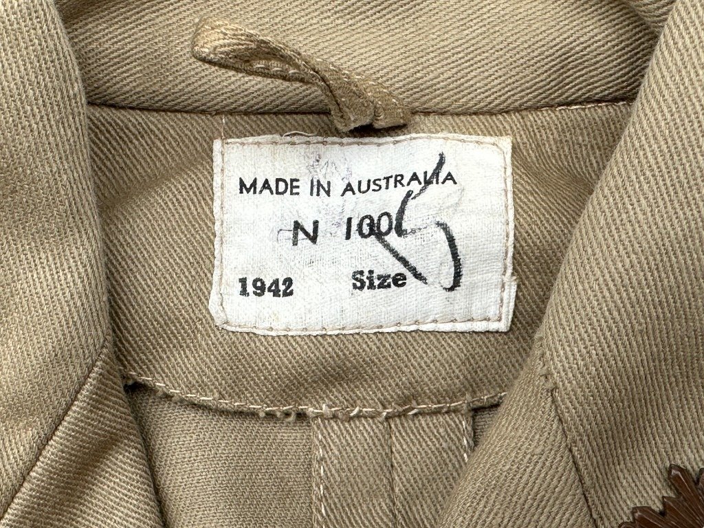 Original WWII Australian army female uniform jacket — image 3