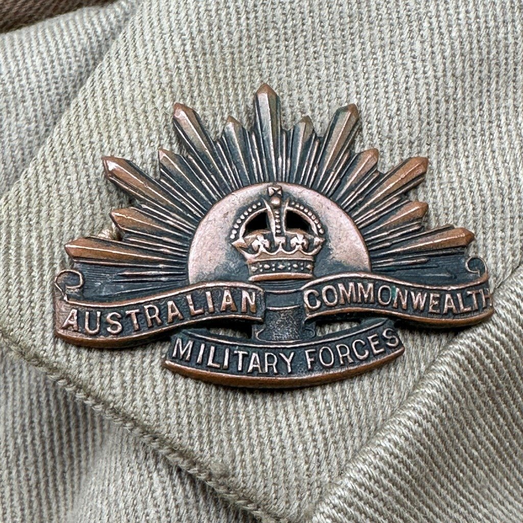 Original WWII Australian army female uniform jacket — image 5