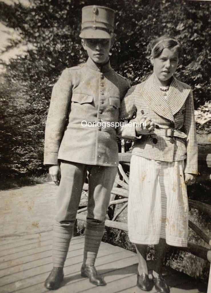 Original Pre 1940 Dutch army 8 R.I. grouping of F.J. Knipscheer — image 8