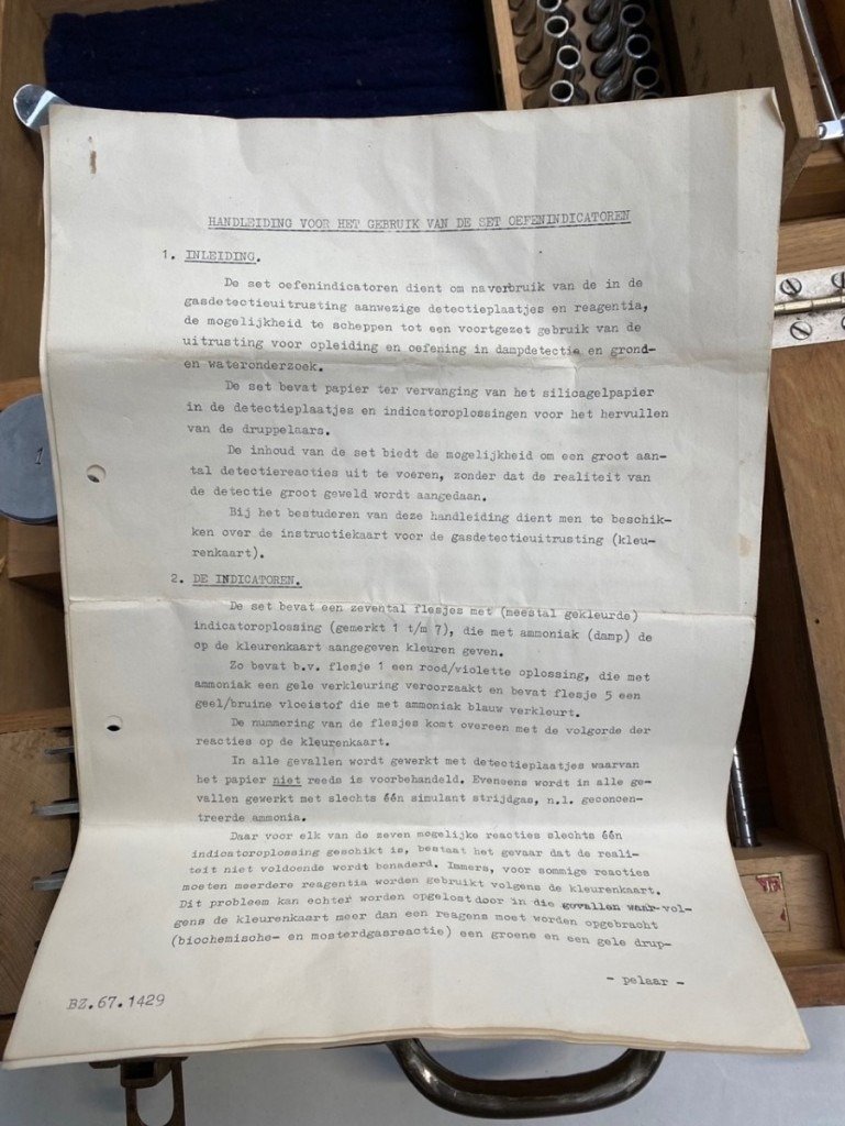 Original WWII Dutch Luchtbeschermingsdienst odor measurement installation for gas explorers — image 5