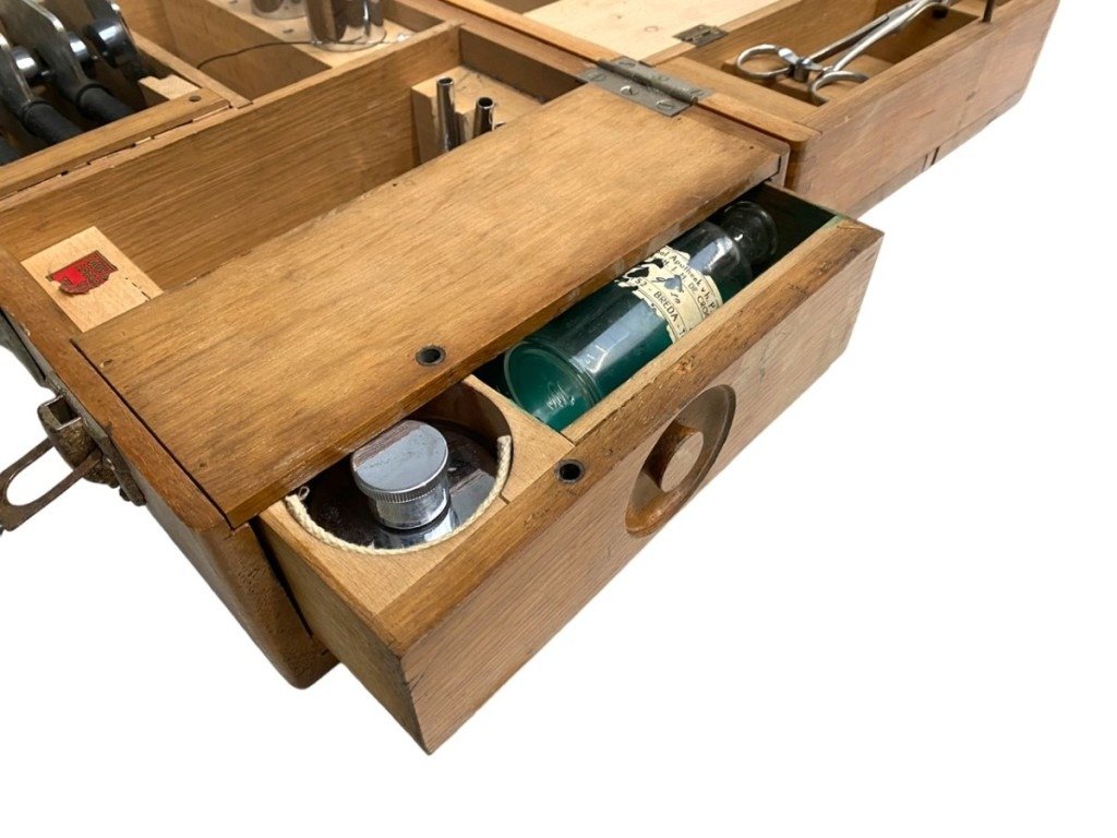 Original WWII Dutch Luchtbeschermingsdienst odor measurement installation for gas explorers — image 7