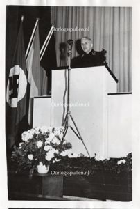 Original WWII Dutch Studentenfront photo – Robert van Genechten