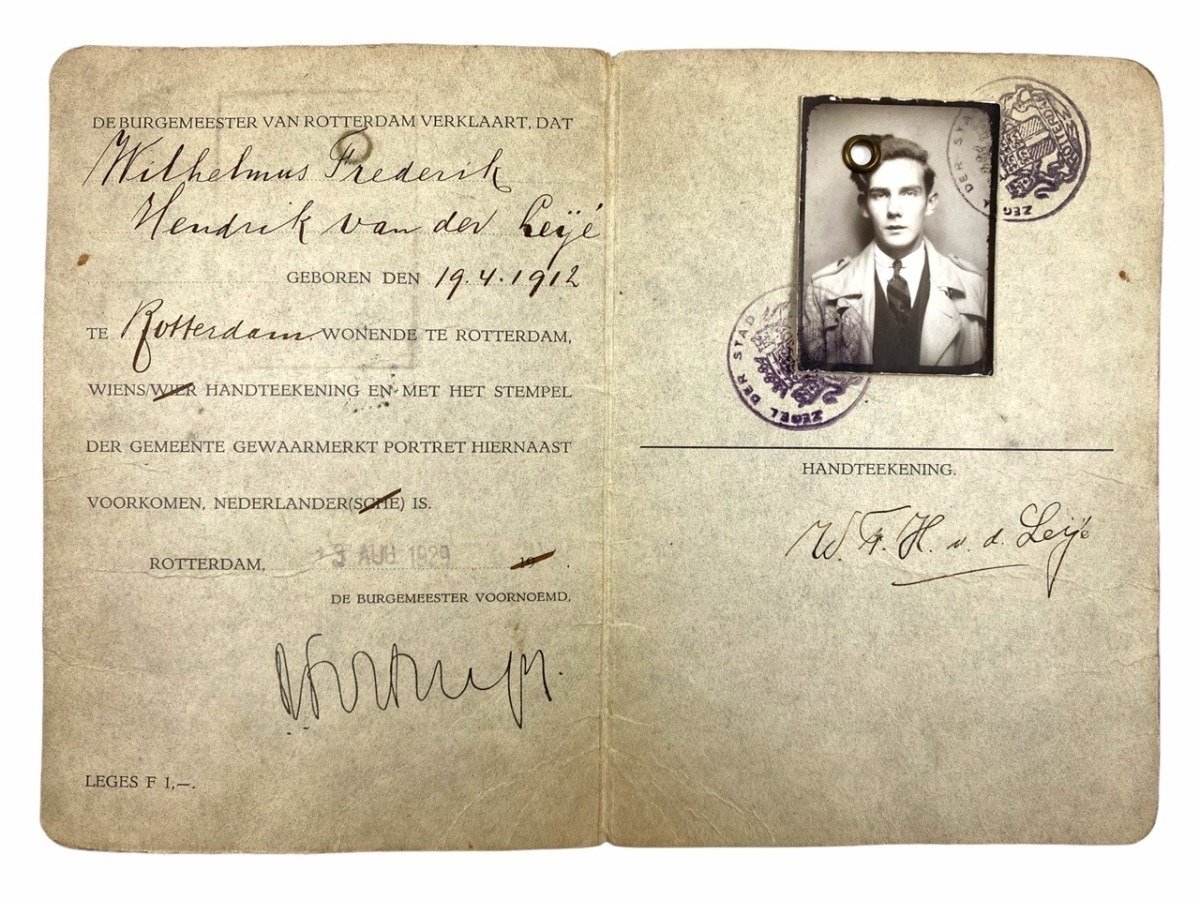 Original WWII Dutch collaboration Ausweis grouping — image 27