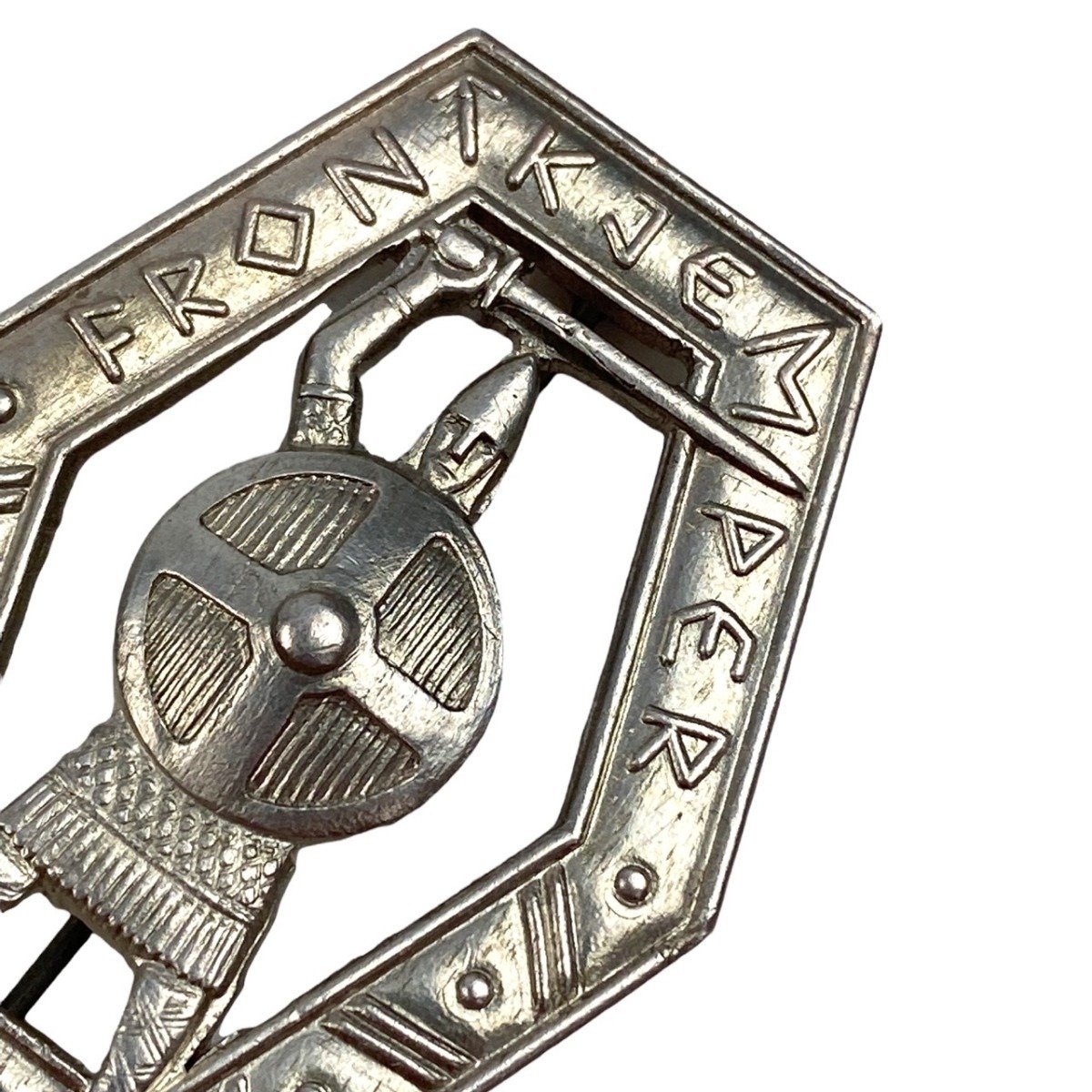 Original WWII Norwegian Waffen-SS Frontkjemper badge — image 4