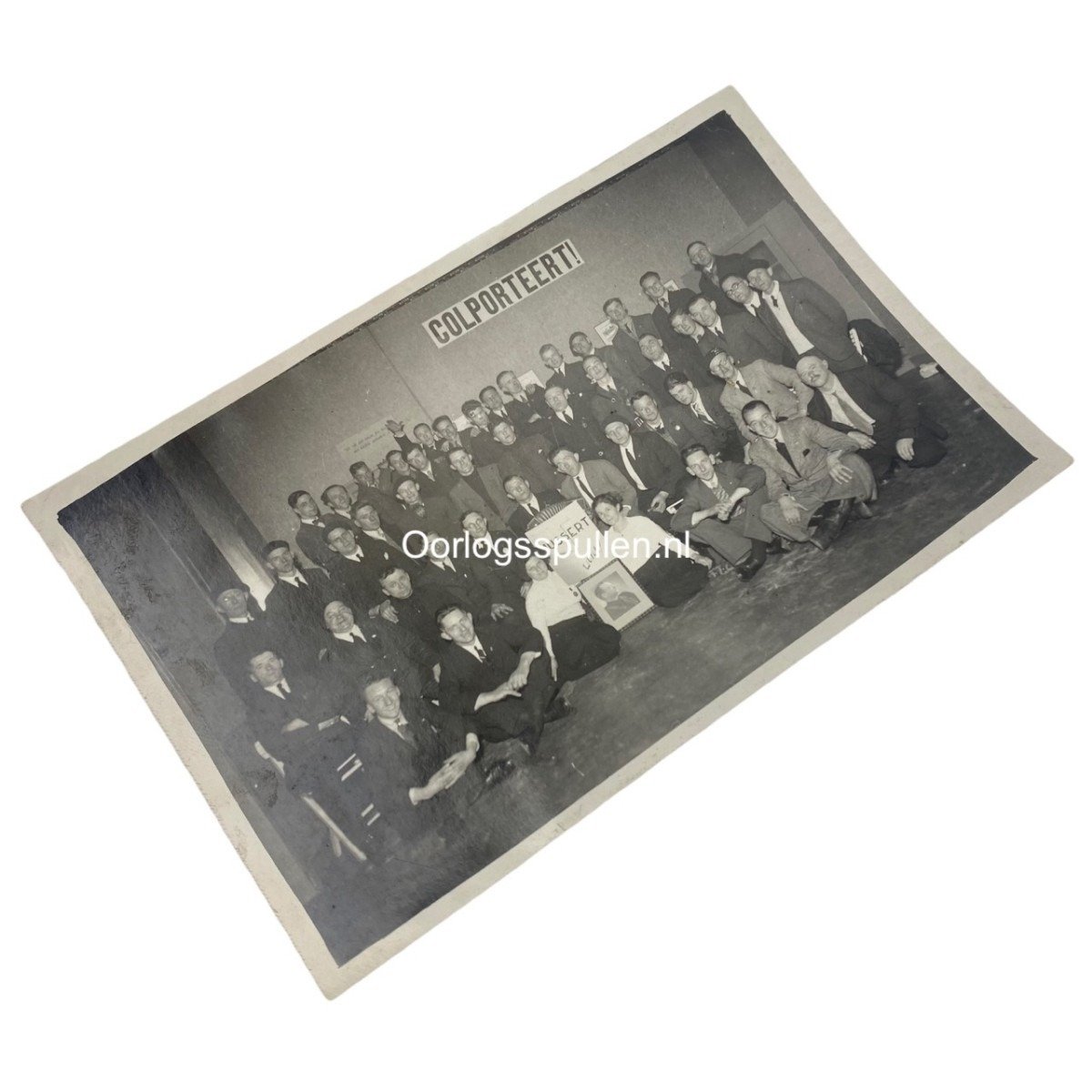 Original WWII Dutch NSB photo 'Colporteurs' — image 2