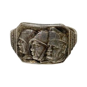 Original WWII Italian fascists ring