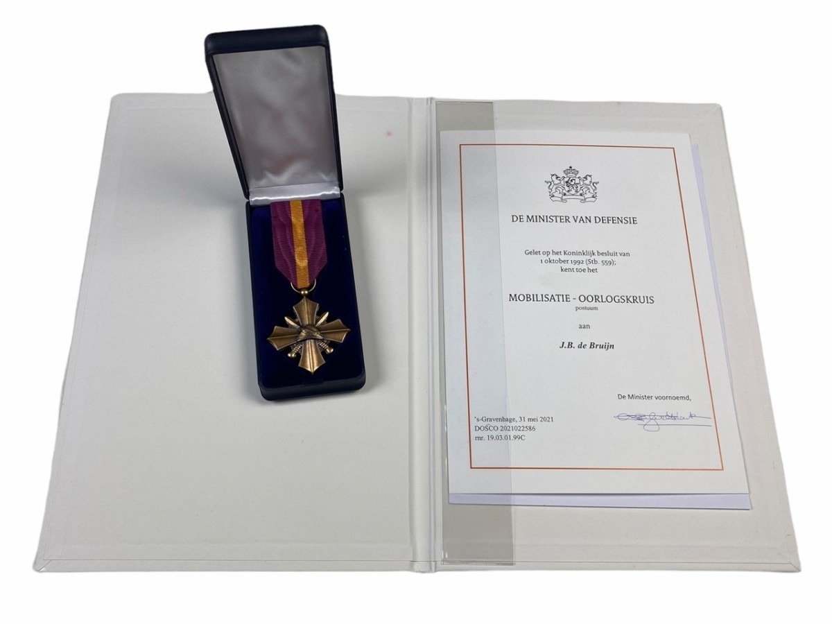 Original May 1940 Dutch army grouping Maasbruggen Rotterdam — image 16