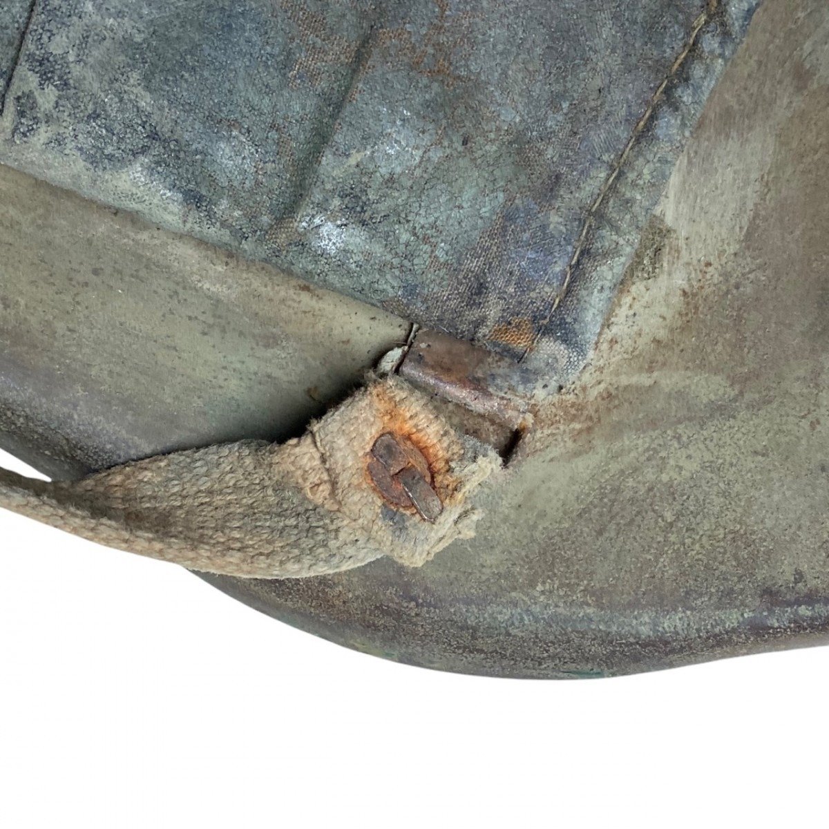 Original WWII Russian SSH40 helmet — image 7