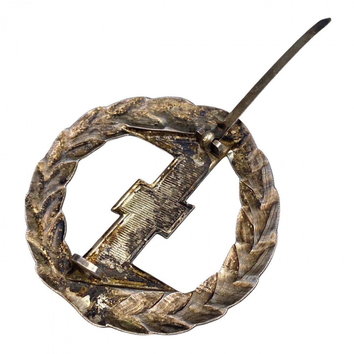 Original WWII Dutch NSB W.A. Sport badge in silver — image 3