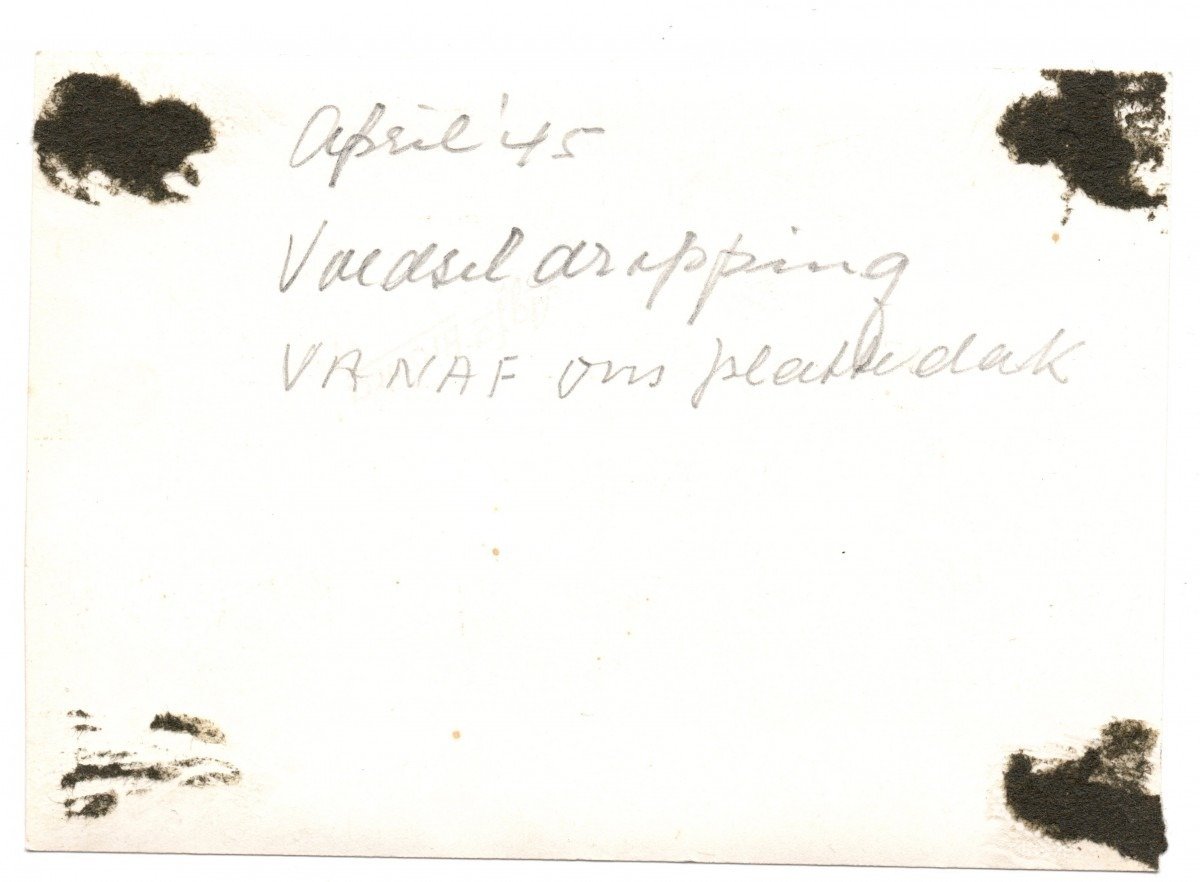 Original WWII Dutch photo Food dropping 1945 — image 2