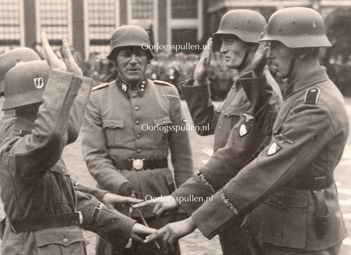 Original WWII Dutch Waffen-SS large size photo SS-Freiwilligen Legion 'Niederlande' — image 2