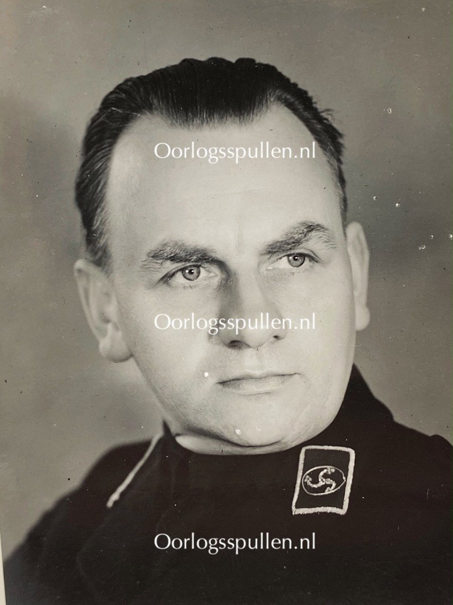 Original WWII Dutch Waffen-SS volunteer photo grouping – Melchert Schuurman — image 14