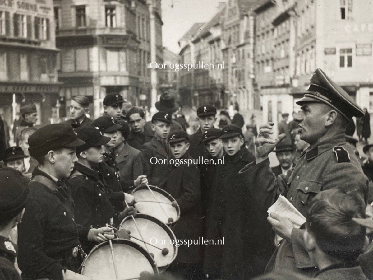 Original WWII Dutch Waffen-SS volunteer photo grouping – Melchert Schuurman — image 9