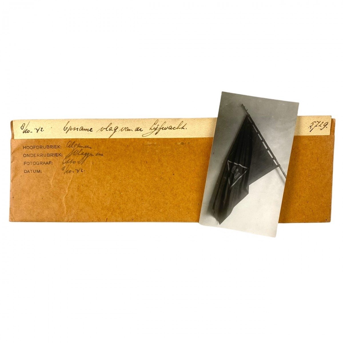 Original WWII Dutch NSB photo with envelope – Lijfwacht Mussert flag — image 2