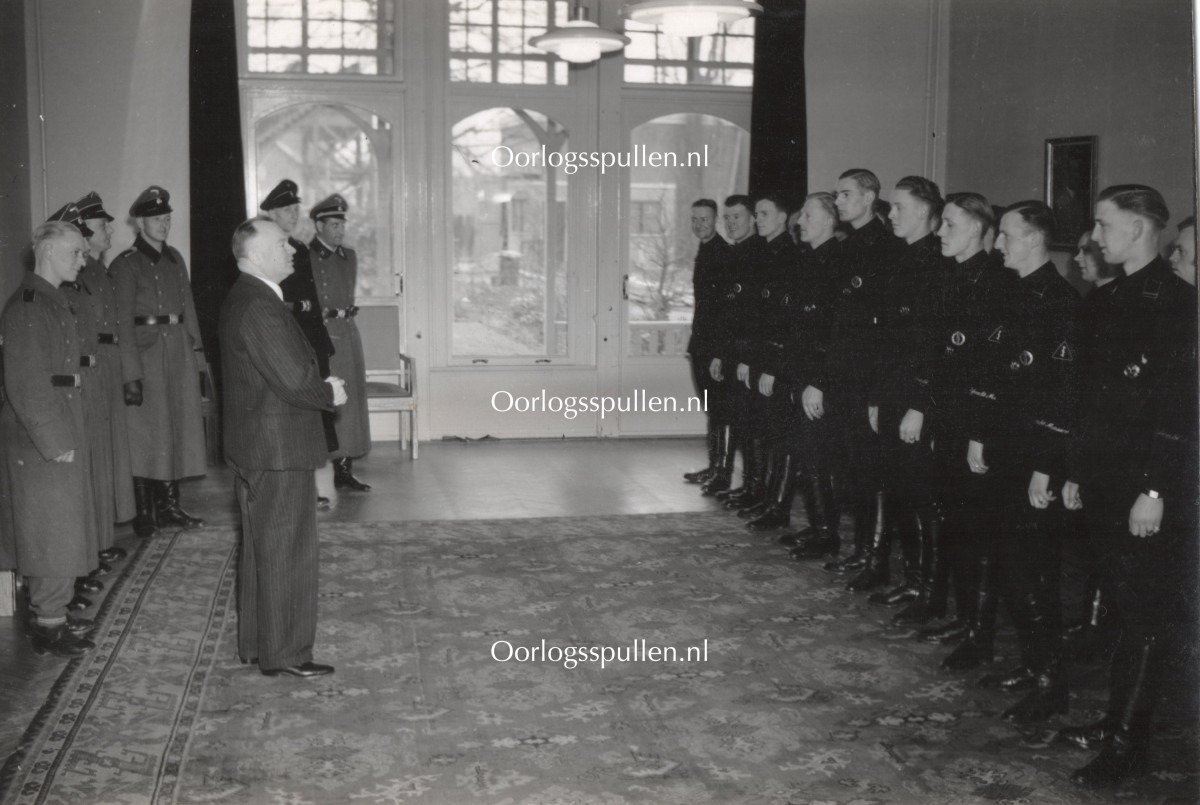 Original WWII Dutch NSB photo grouping – Lijfwacht Mussert with SS Leistungsrune — image 6