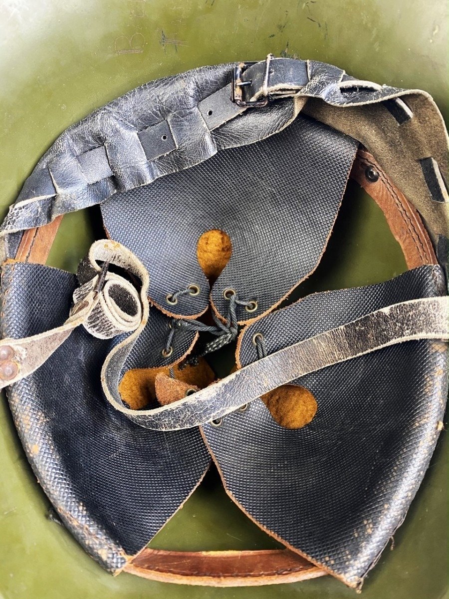 Original WWII Dutch M34 army helmet — image 8
