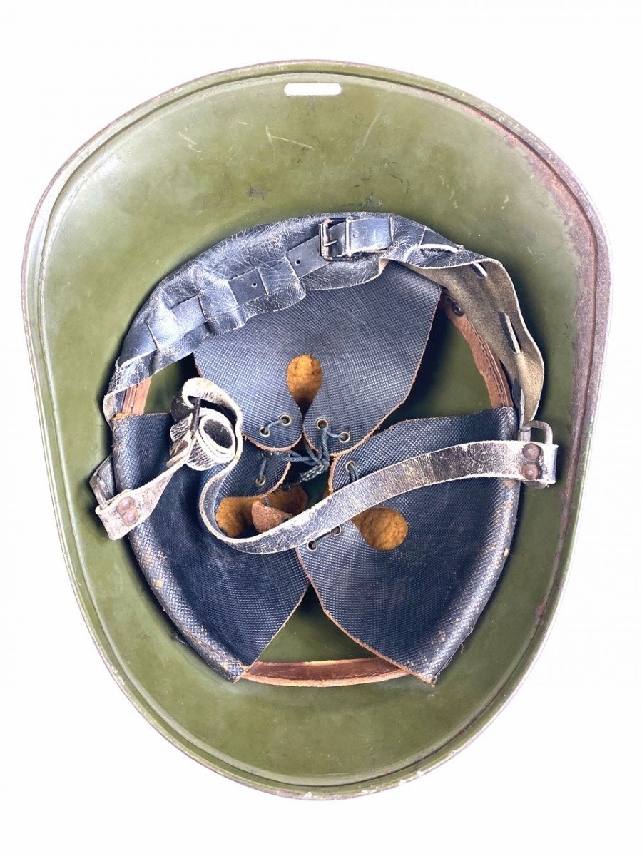 Original WWII Dutch M34 army helmet — image 9