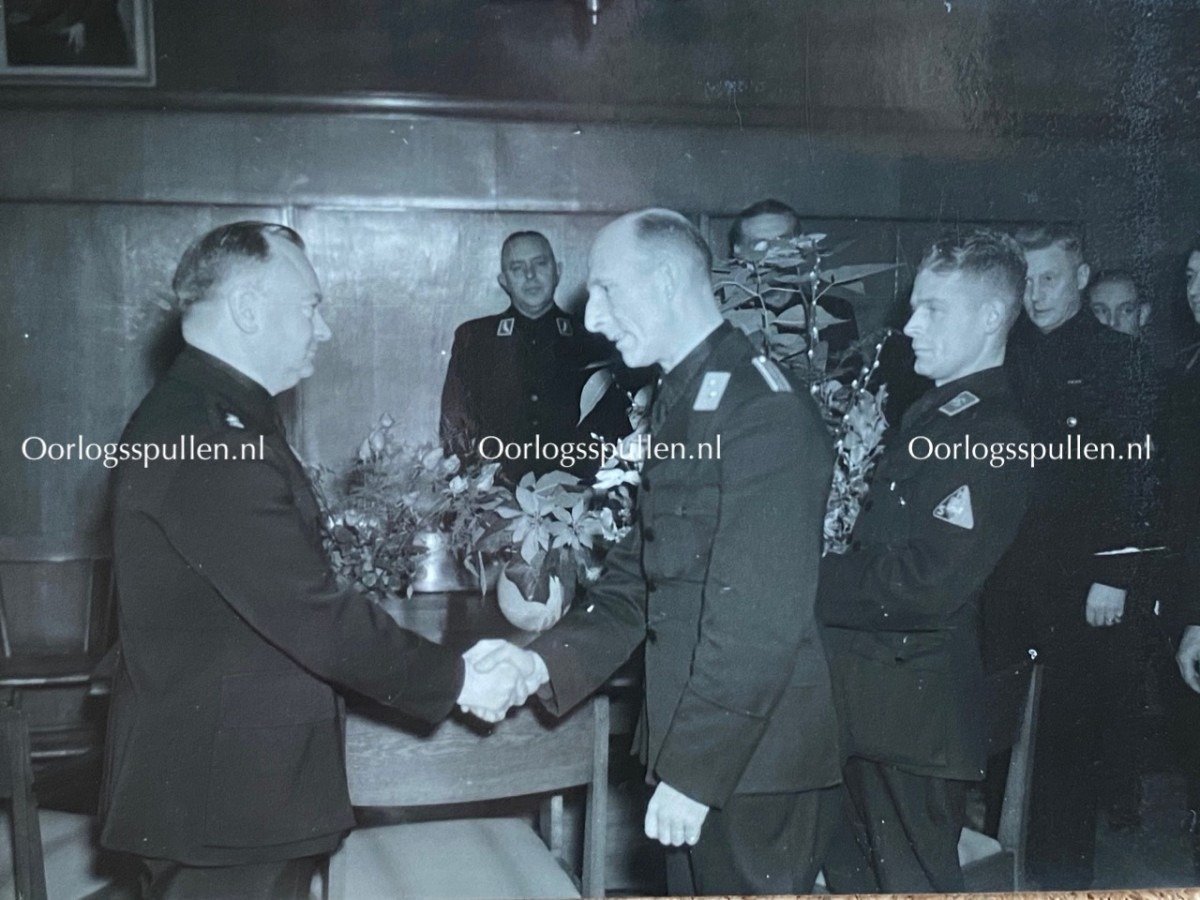 Original WWII Dutch NSB photo grouping – Mussert visits the publishing company Nenasu — image 8