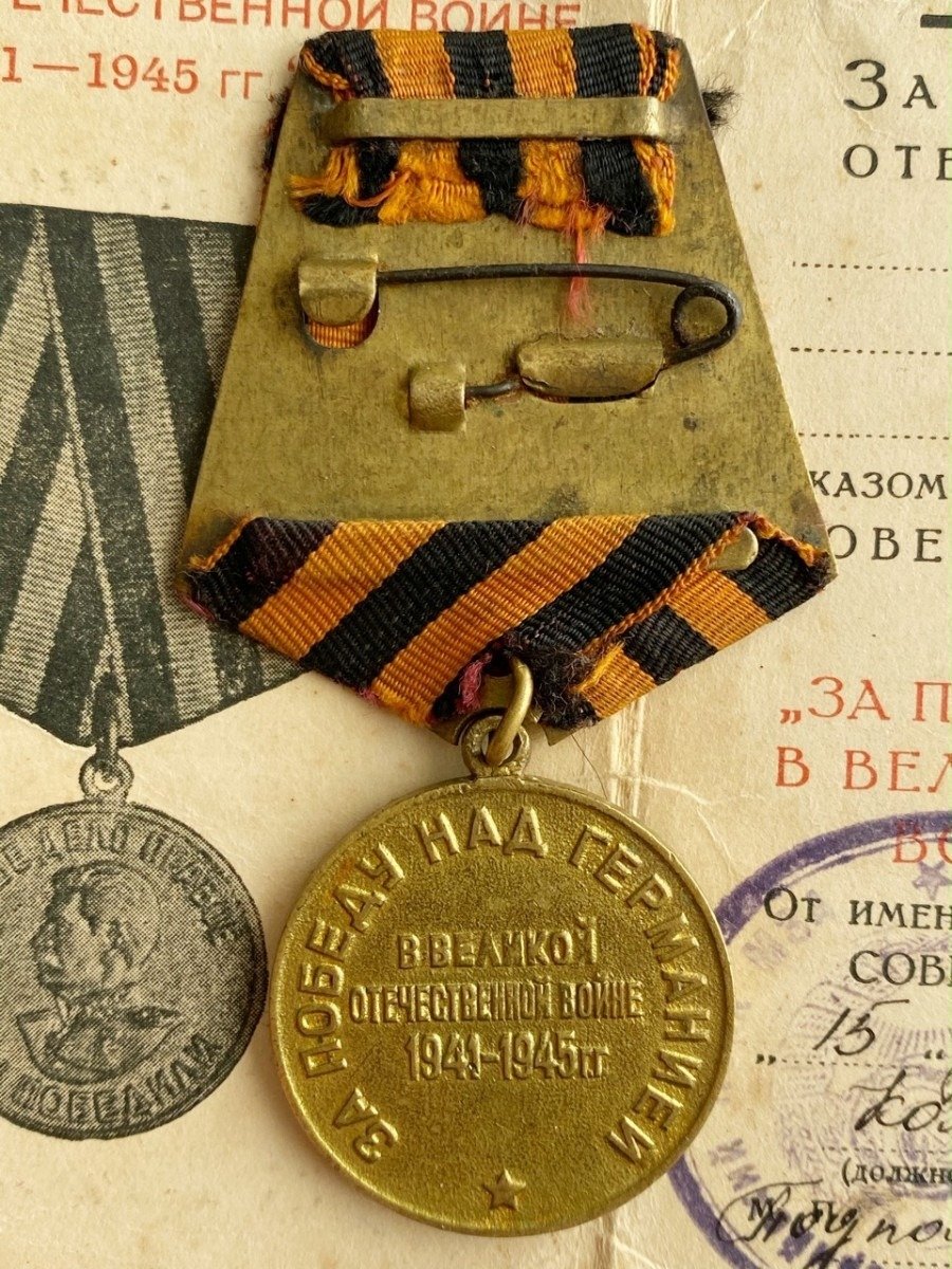 Original WWII Russian 'Victory over Germany' medal with citation — image 4