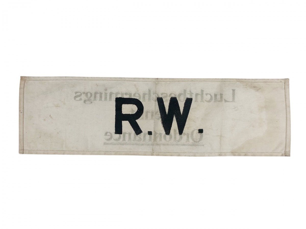 Original WWII Dutch 'Luchtbeschermingsdienst' Fire department armband — image 3