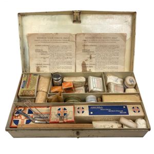 Original WWII Dutch 'Luchtbeschermingsdienst' first aid box with containment