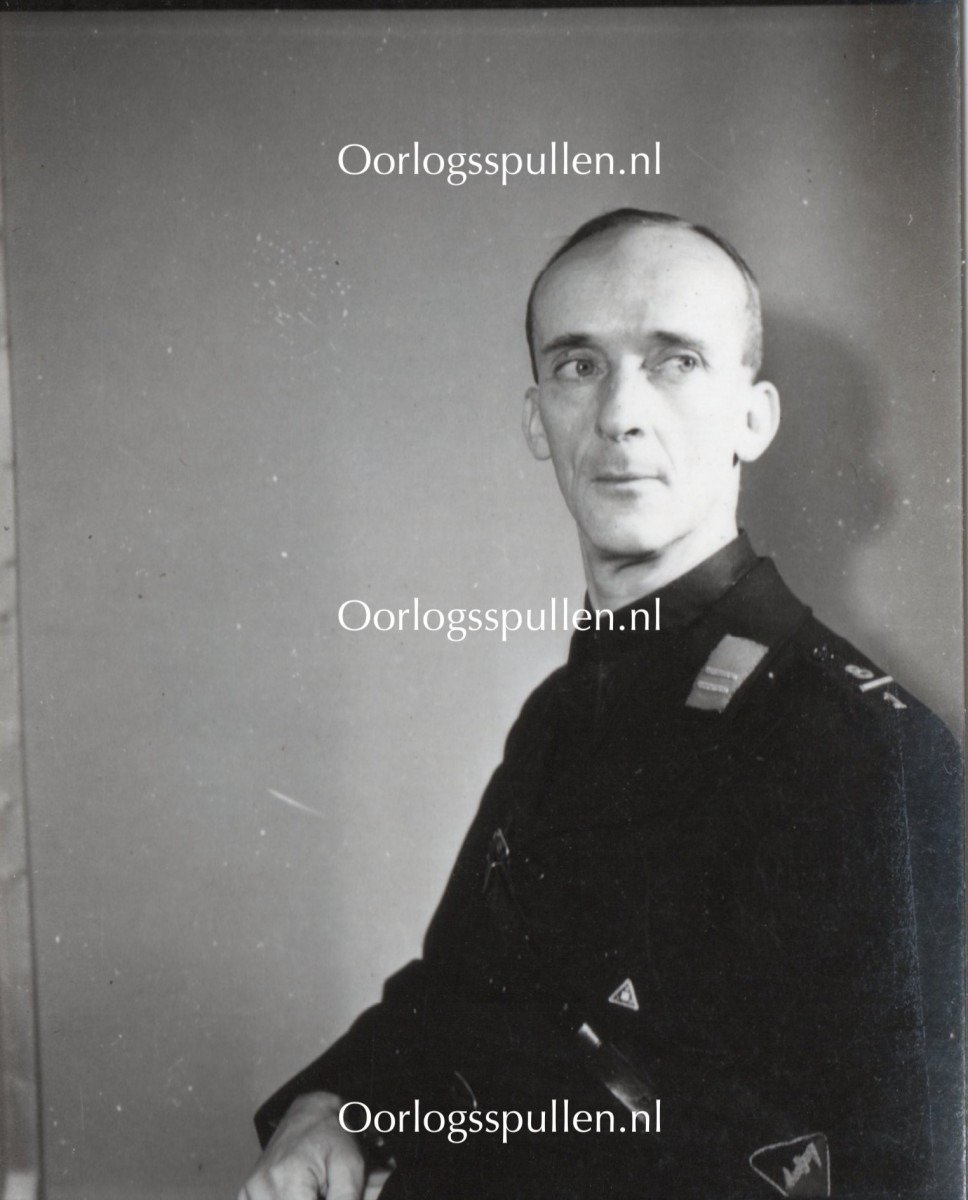 Original WWII Dutch NSB photo grouping – H.L. Schuilenburg — image 6