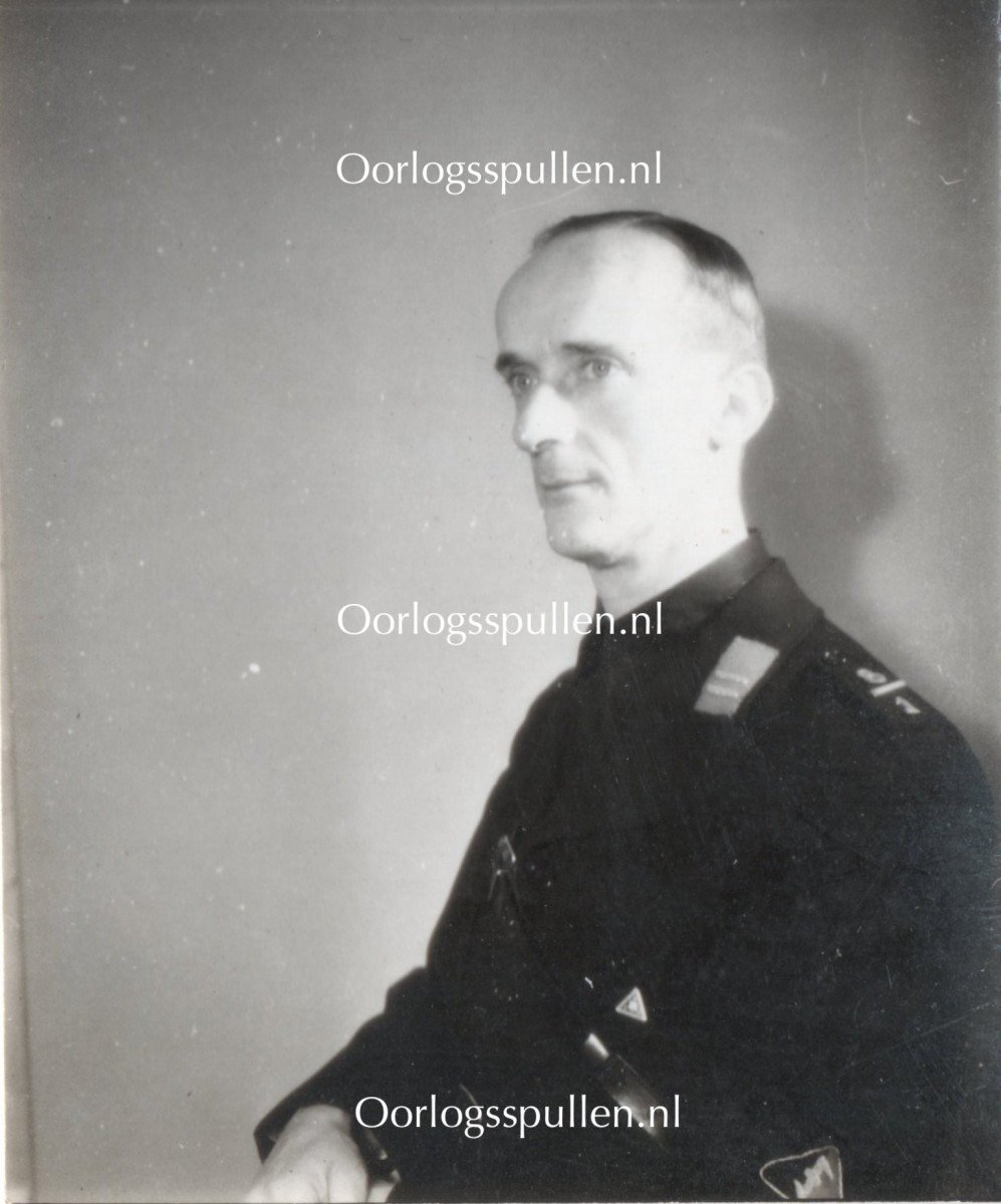 Original WWII Dutch NSB photo grouping – H.L. Schuilenburg — image 7
