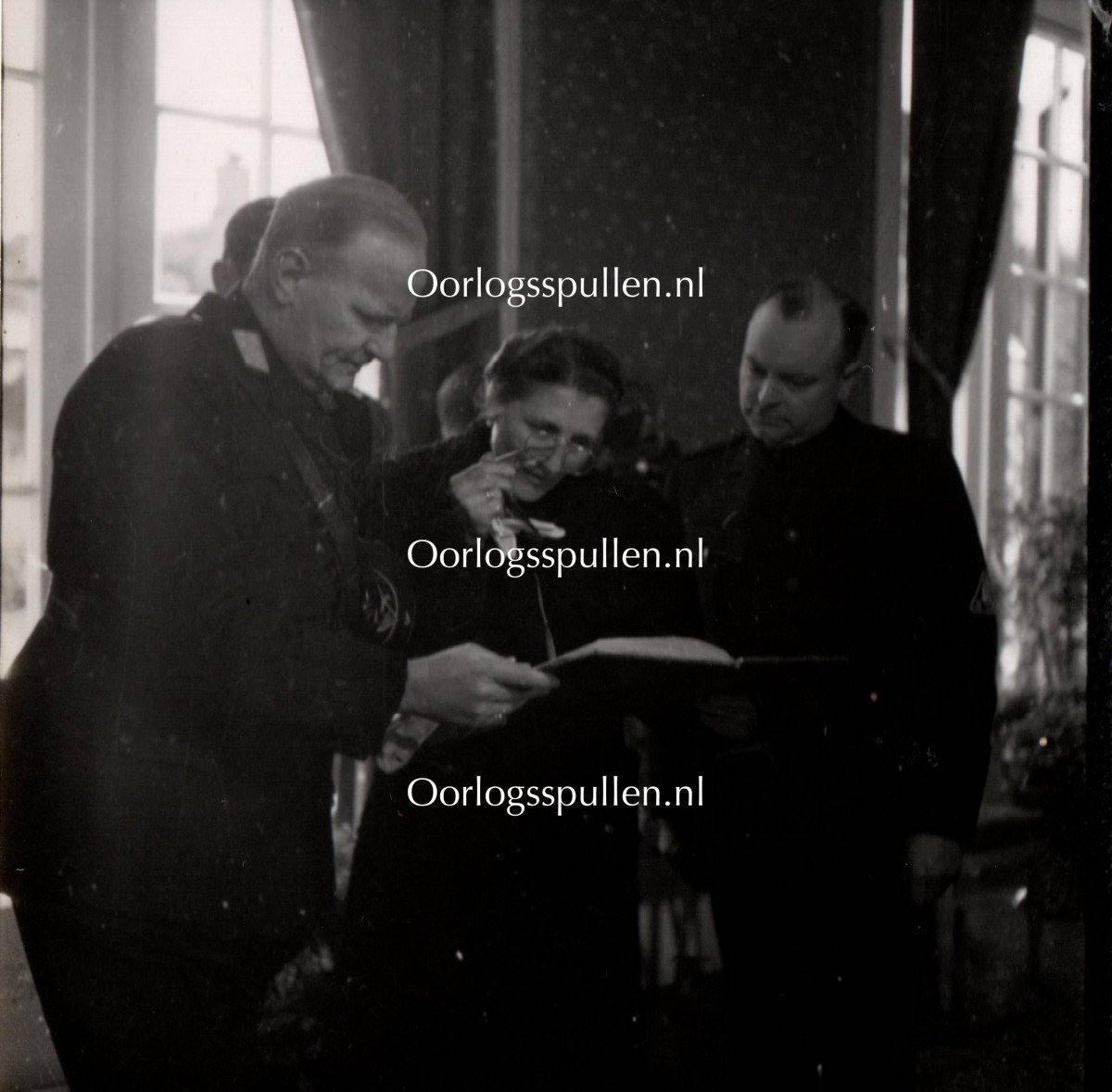 Original WWII Dutch NSB photo grouping – Anton Mussert — image 9