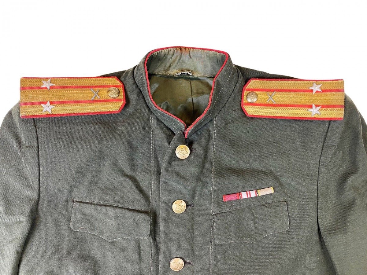 Original WWII Russian M43 lieutenant artillery uniform — image 2