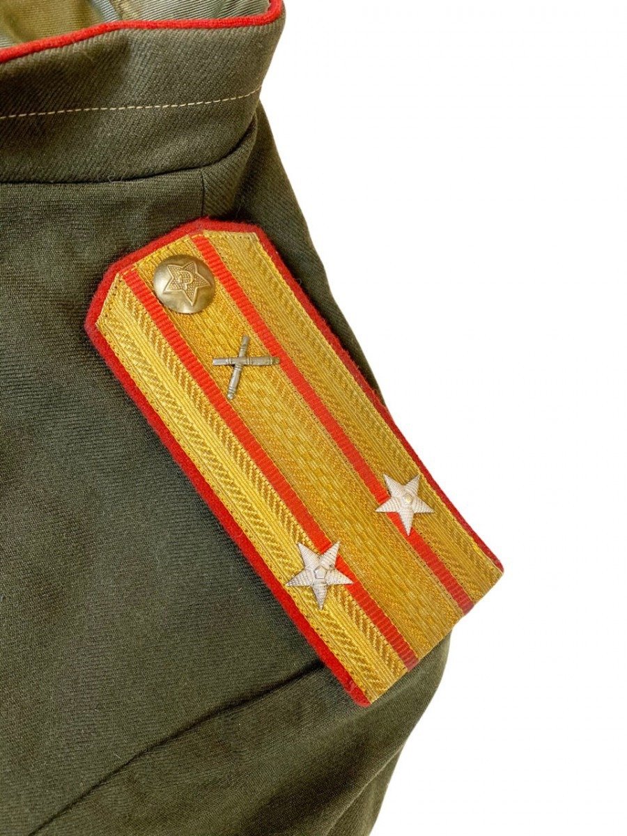 Original WWII Russian M43 lieutenant artillery uniform — image 4