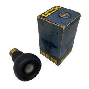 Original WWII Dutch 'Luchtbeschermingsdienst' blackout lamp in carton