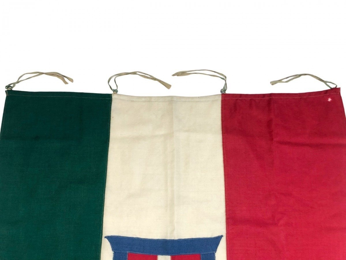 Original WWII Italian balcony flag — image 7