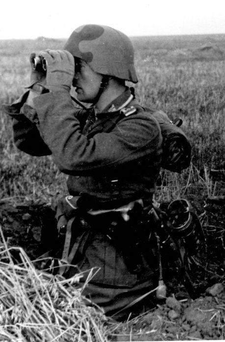 Original WWII Russian Amoeba camouflage helmet cover — image 9