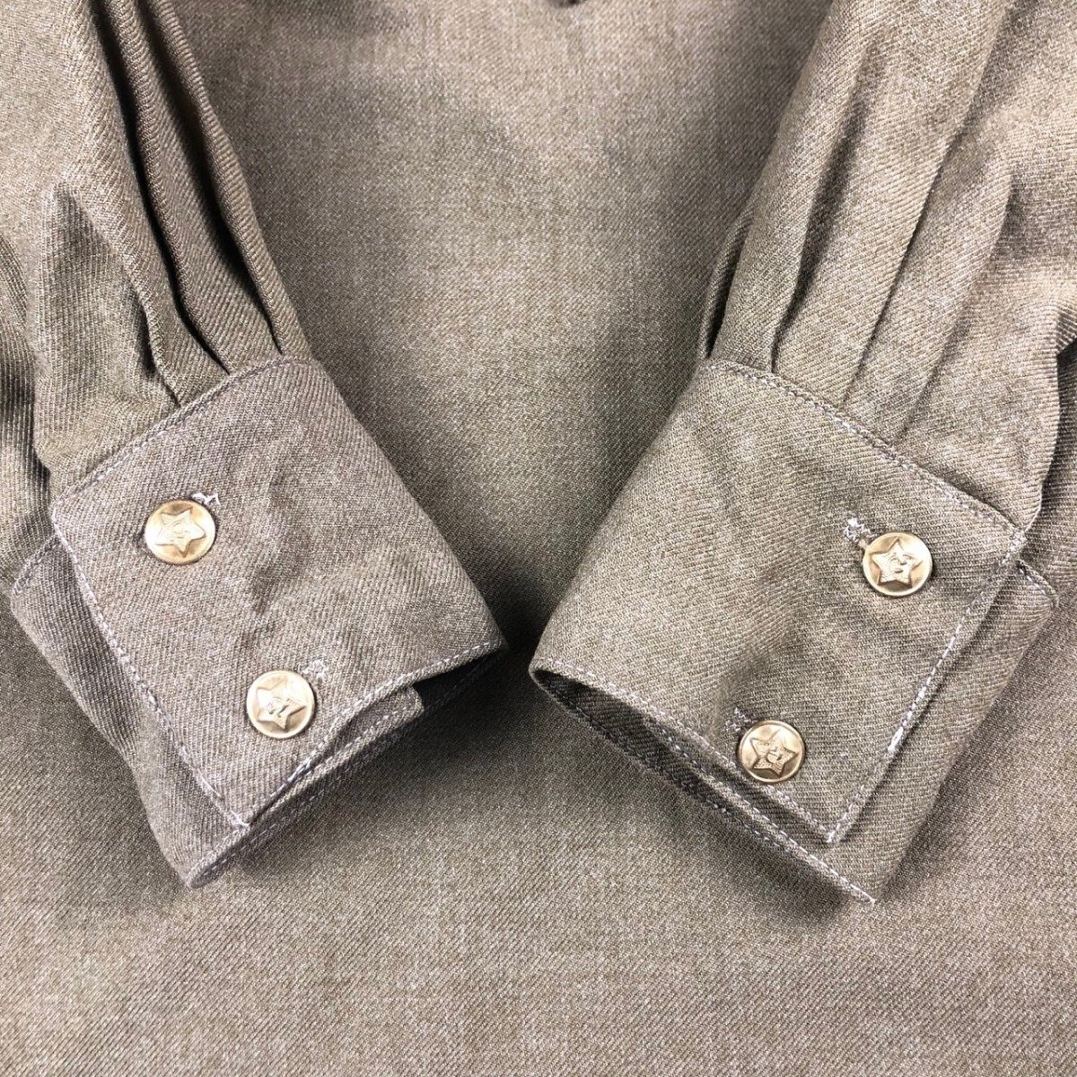 Originele WWII Russische M43 lend lease Gymnasterka met broek en foto van drager — image 11