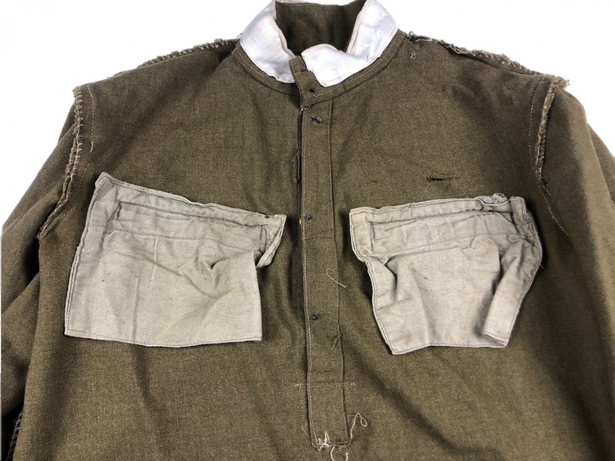 Originele WWII Russische M43 lend lease Gymnasterka met broek en foto van drager — image 13