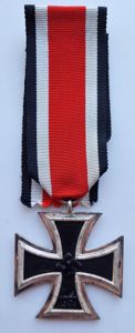 1939 Iron Cross Second Class by Wächtler und Lange mm100.