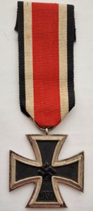 1939 Iron Cross Second Class by Wilhelm Deumer mm L/11