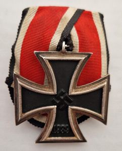 REDUCED ! 1939 'Round 3' Iron Cross Second Class court …