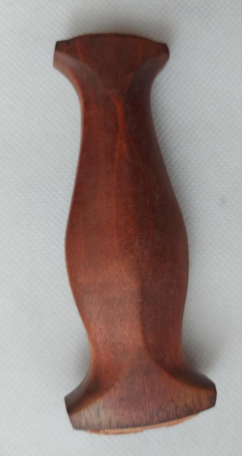 SA Dagger grip, excellent condition. — image 2